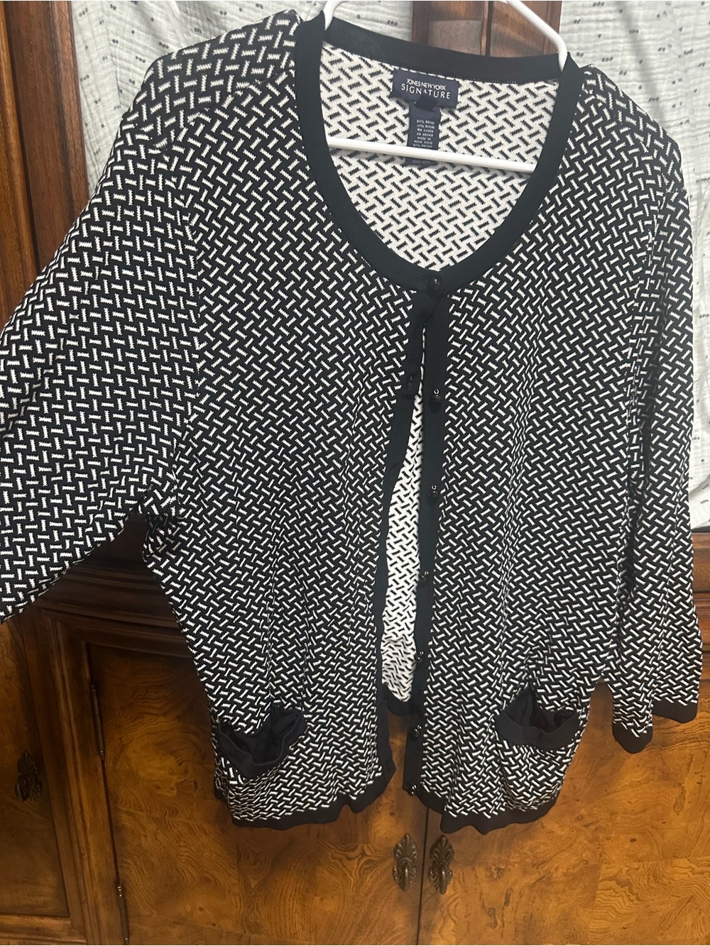 Jones New York Black and White Geometric Cardigan